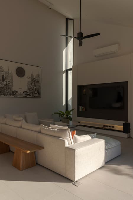 Baan Tectonix House